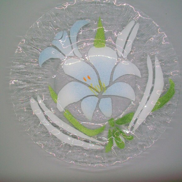 Fused Art Glass Light Blue Lily Flowers Plate Unsigned 8.5" - Picture 3 of 7